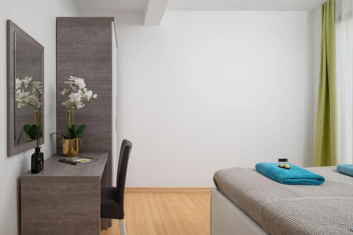 Sunny Resort Apartment 1221 돈제페트레케인