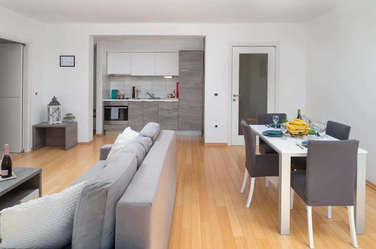 Sunny Resort Apartment 1221 돈제페트레케인